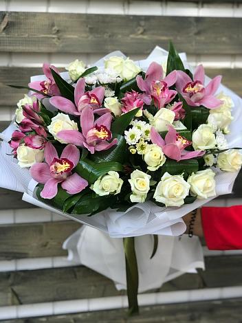 Букет цветов из: Розы и Хризантемы в Борках