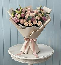 Букет цветов из:  Розы и Лизиантусы в Борках