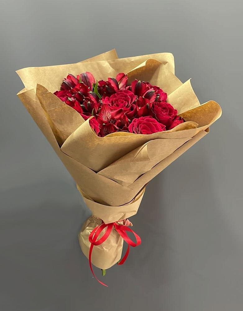 Букет цветов из: Альстромерии и Розы в Борках