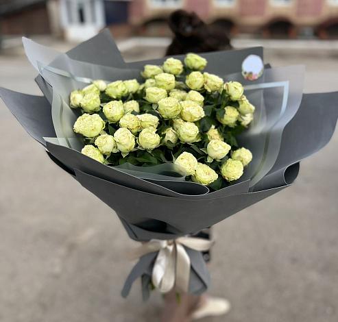 Букет Белые кустовые розы Солинеро в Борках