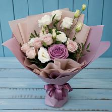 Букет цветов из:  Розы и Лизиантусы в Борках