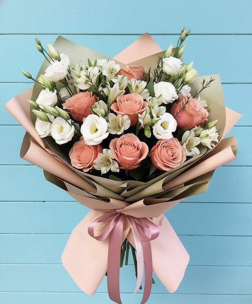 Букет цветов из: Розы, Альстромерии и Лизиантусы в Борках