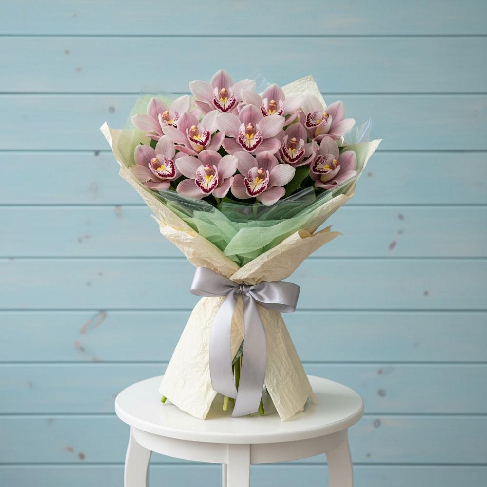 Букет цветов из: Орхидеи и Розы в Борках