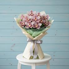 Букет цветов из:  Орхидеи и Розы в Борках