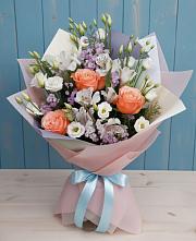 Букет цветов из:  Лизиантусы, Розы, Альстромерии и Гипсофила в Борках