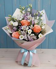 Букет цветов из:  Лизиантусы, Розы, Альстромерии и Гипсофила в Борках