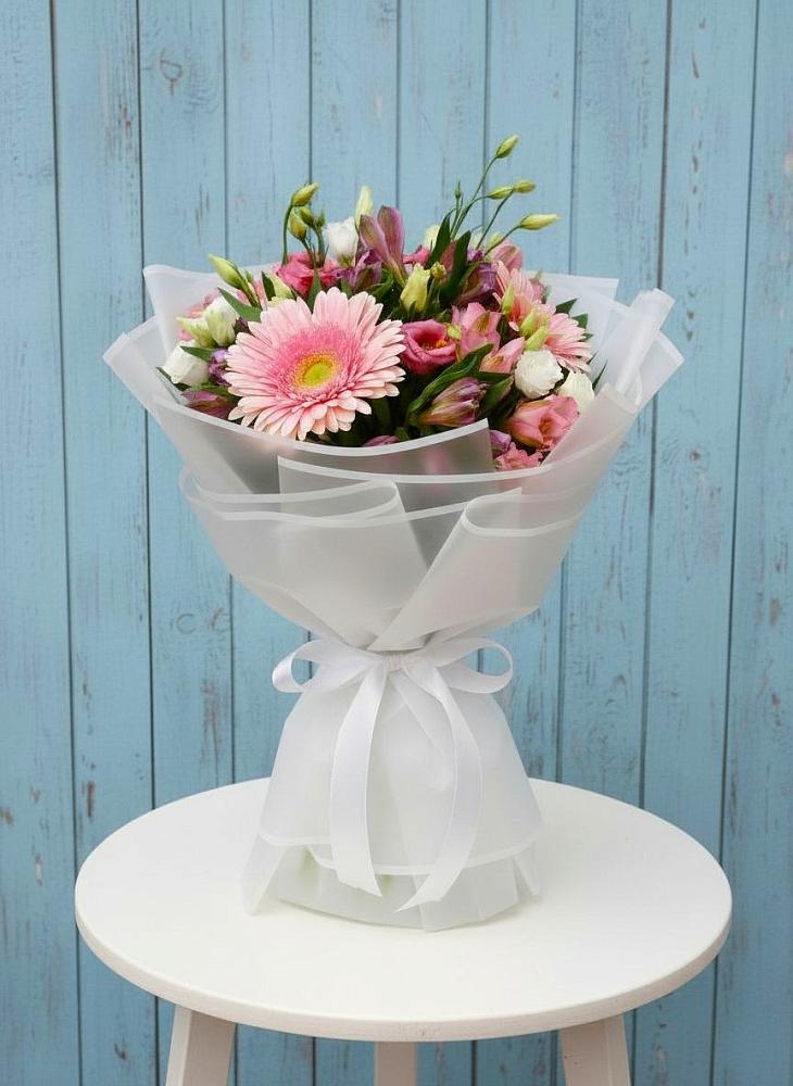 Букет цветов из: Герберы, Альстромерии и Лизиантусы в Борках