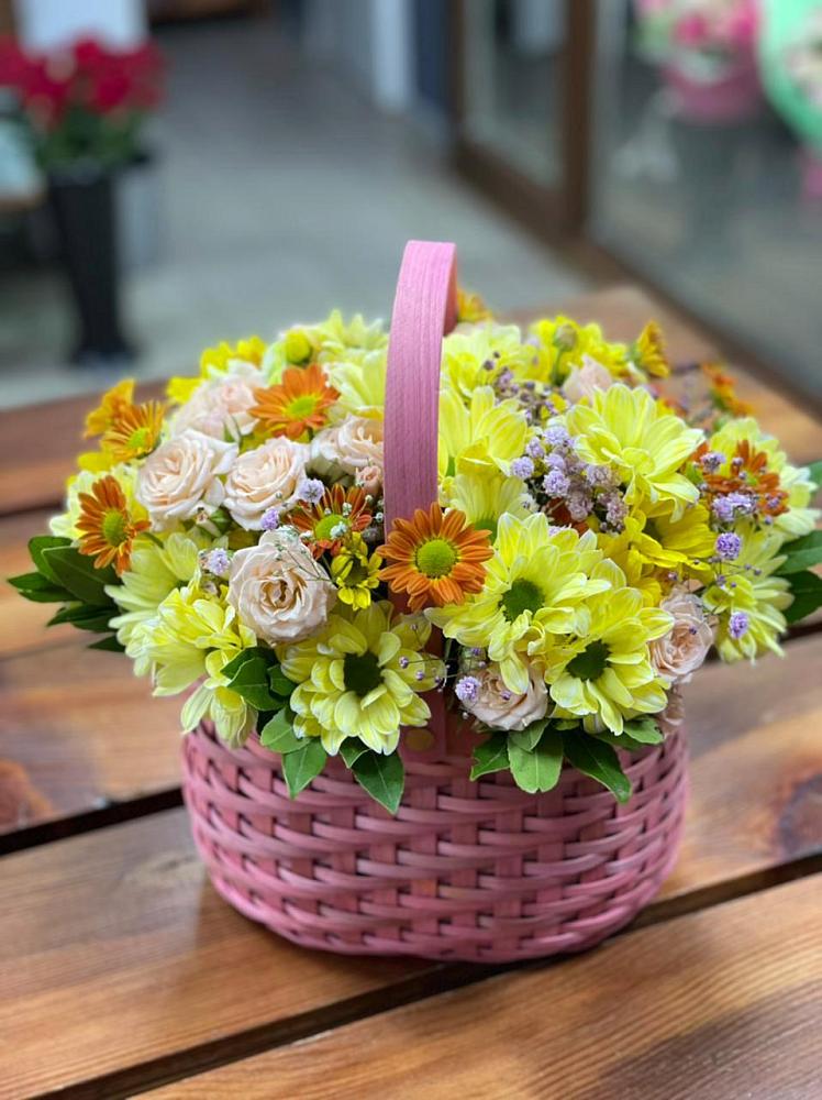 Цветочная композиция из Хризантемы и Розы в корзине в Борках