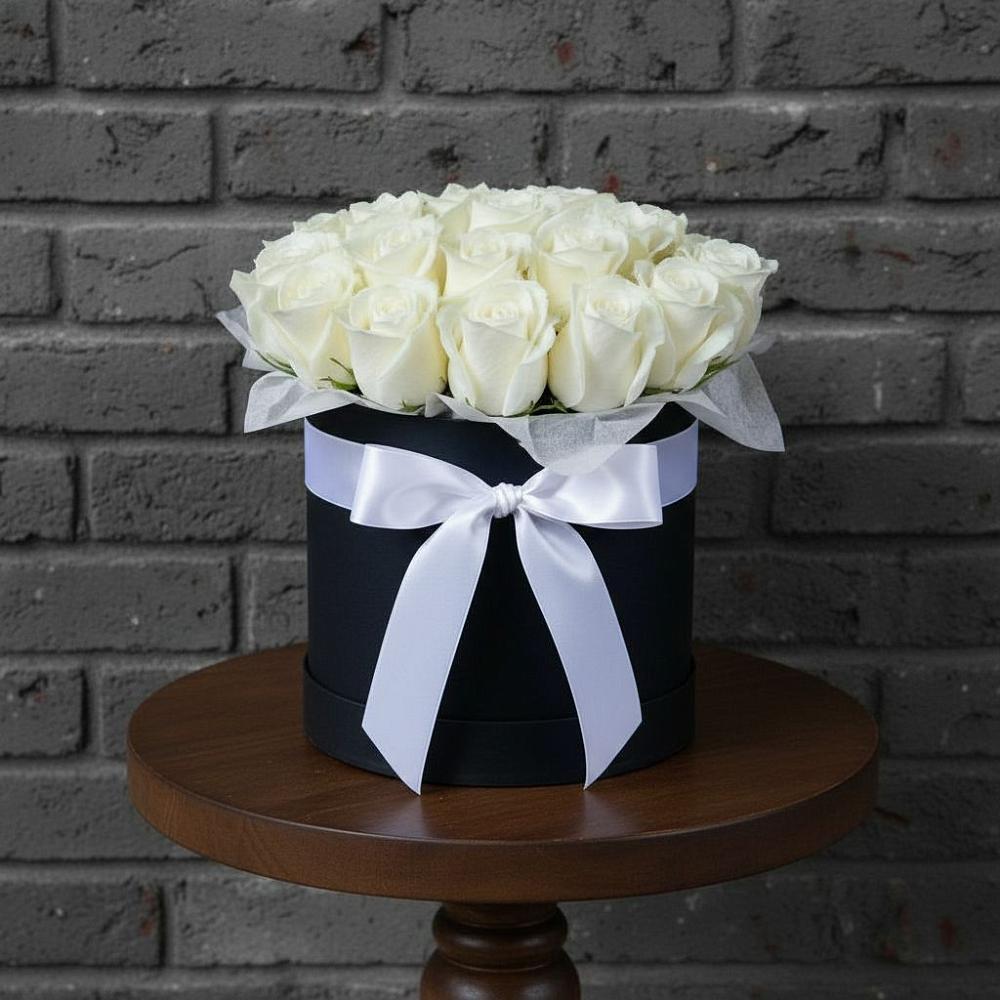 Цветочная композиция из Розы в шляпной коробке в Борках