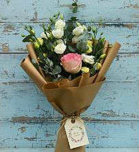 Букет цветов из:  Розы и Лизиантусы в Борках